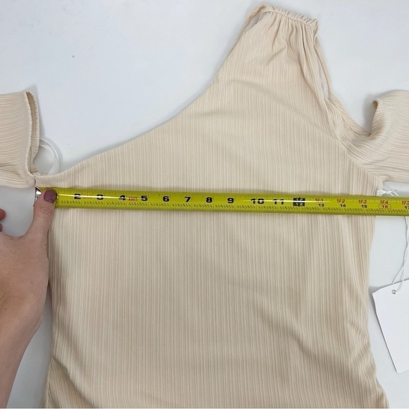 Revolve Not Yours To Keep Jeanette Bodysuit in Cream Size M - Picture 9 of 11